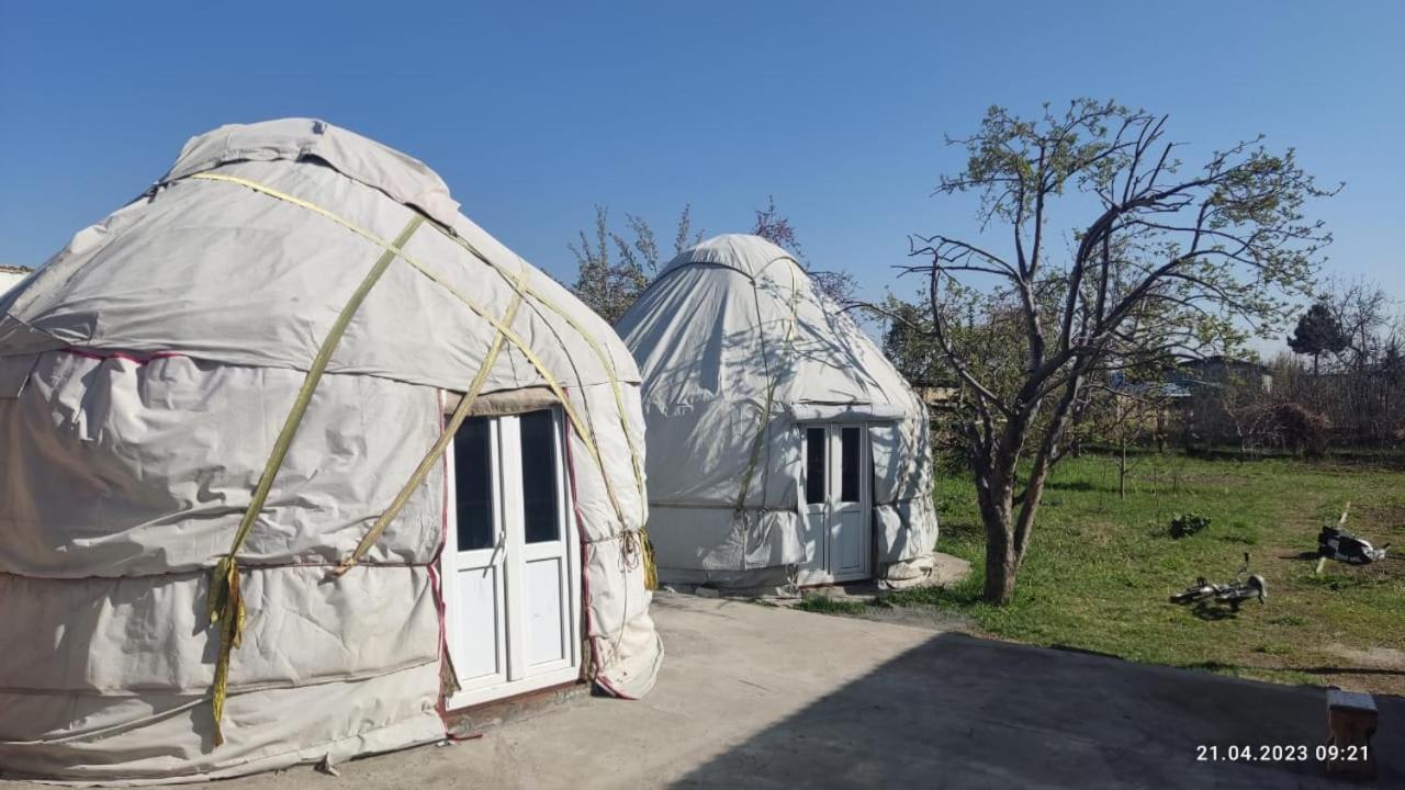 Yurt Stay In Downtown Karakol Exteriör bild