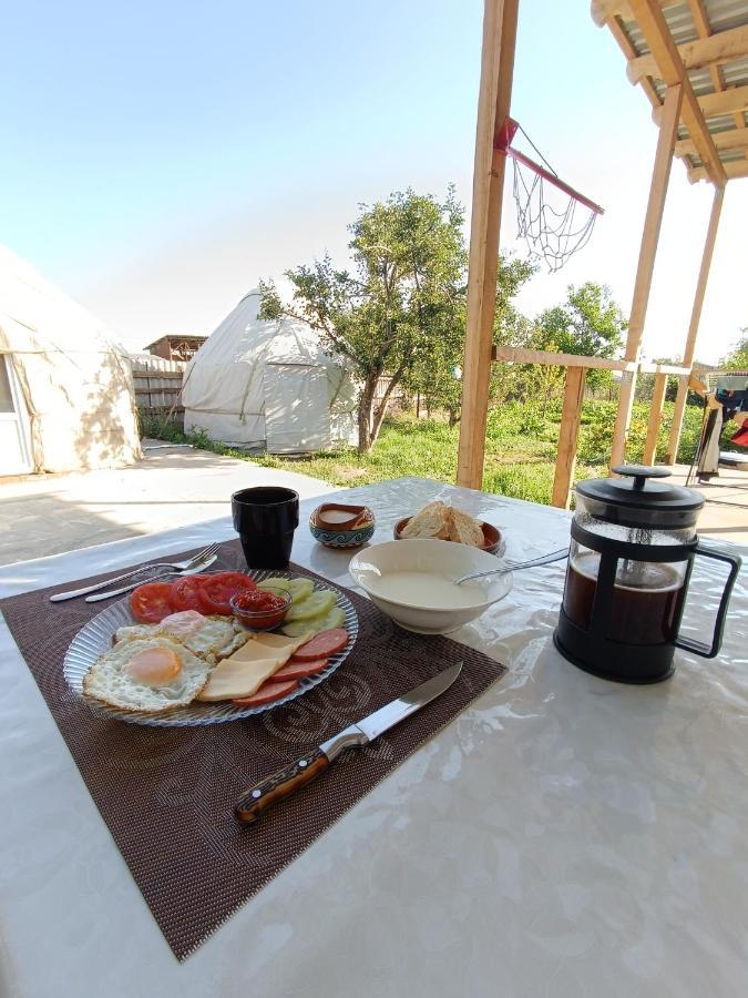 Yurt Stay In Downtown Karakol Exteriör bild